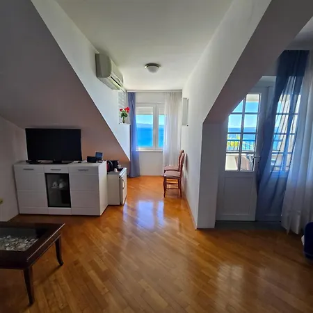 Lux Guest house 3*