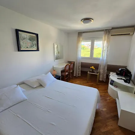 Lux Гостевой дом Сплит